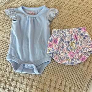 Cat & Jack Light Blue Bodysuit with Floral Shorts